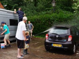 Actie auto wassen in Vries
